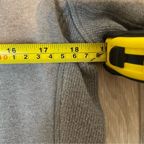 Lululemon Scuba Hoodie *Sparkle
Heathered Blurred Grey / Blurred Grey - Picture 6 of 10